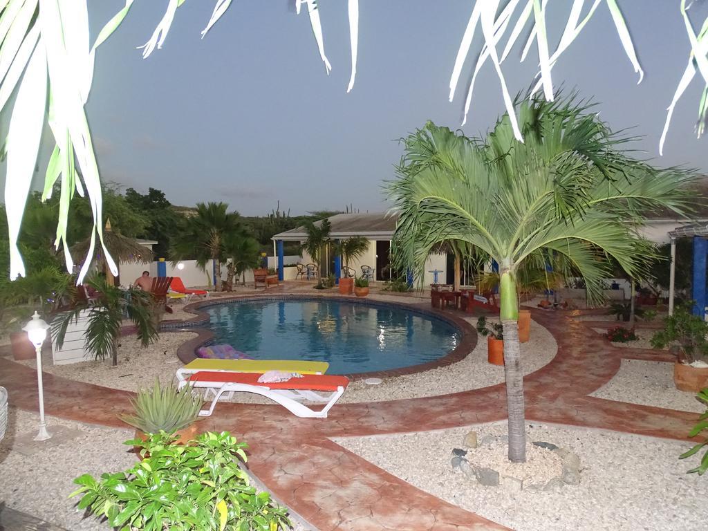 Hacienda Wayaca Apartments Oranjestad Exterior photo