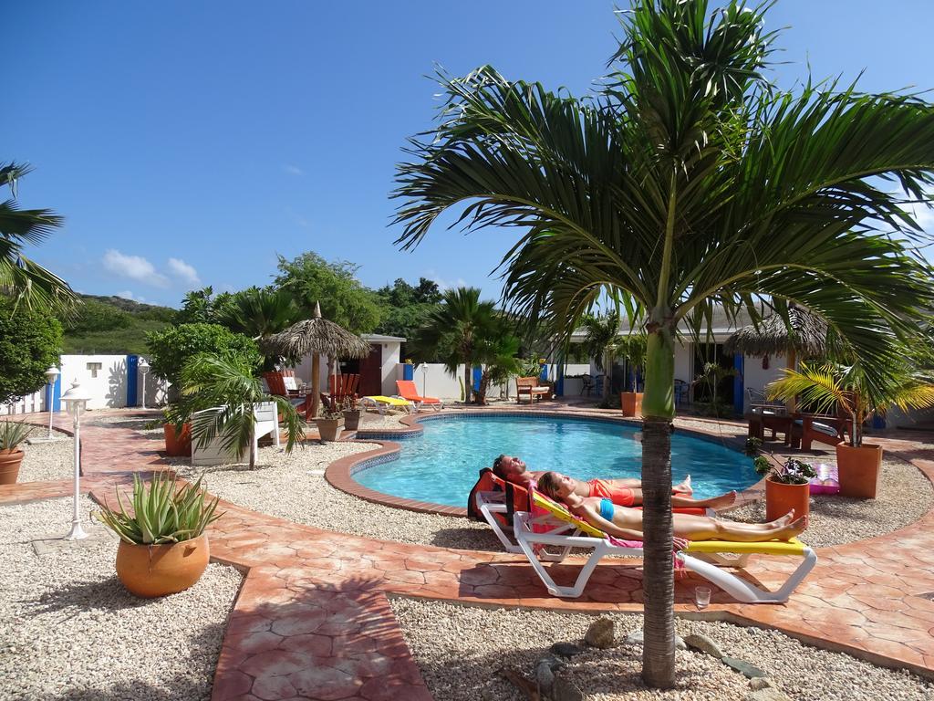 Hacienda Wayaca Apartments Oranjestad Exterior photo