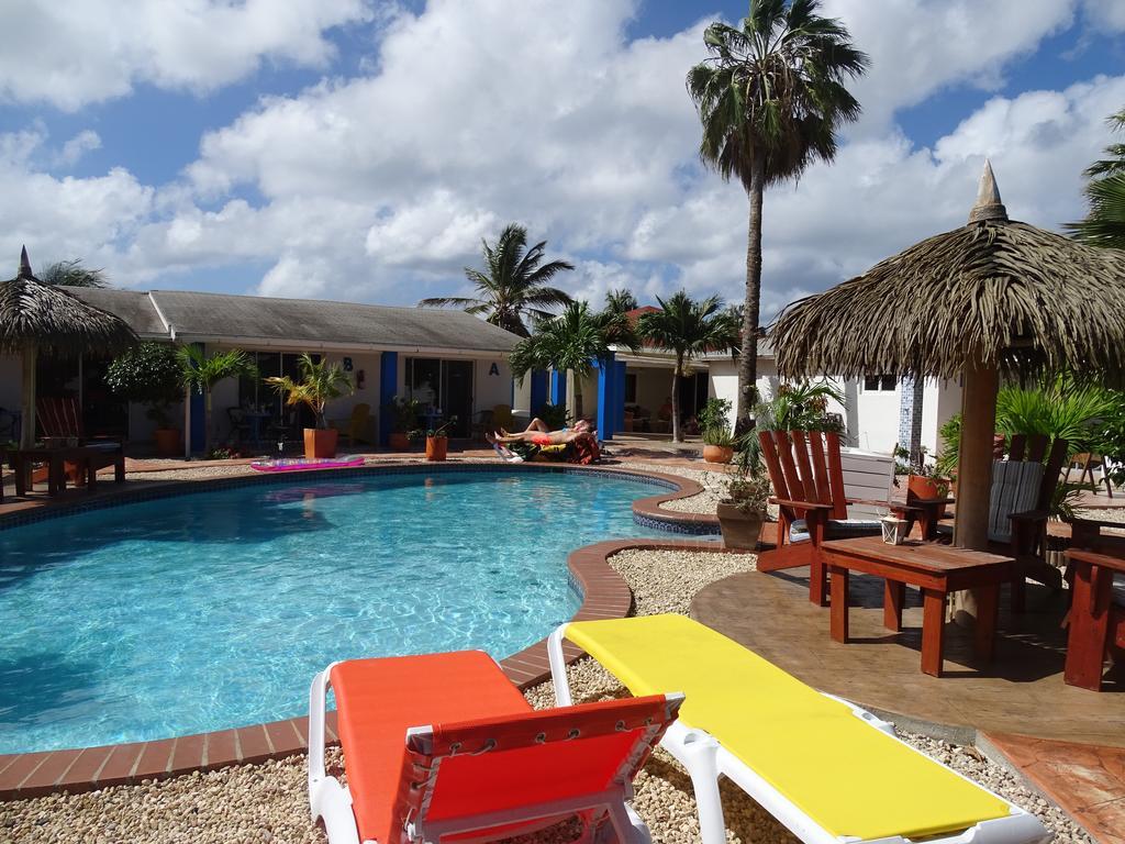 Hacienda Wayaca Apartments Oranjestad Exterior photo