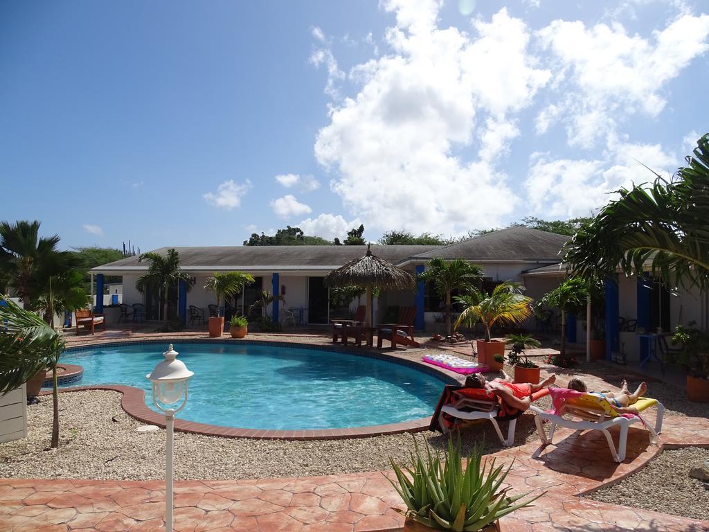 Hacienda Wayaca Apartments Oranjestad Exterior photo