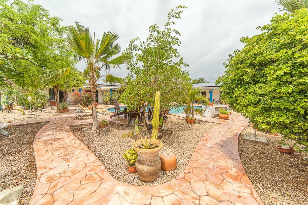 Hacienda Wayaca Apartments Oranjestad Exterior photo